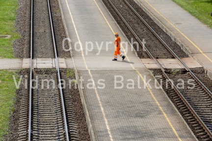 937A8219